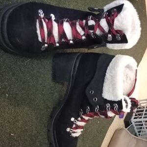 Stylish Black and Red Fur-Lined Boots